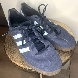 cute blue adidas sambas! inspired by 70’s handball sneakers!